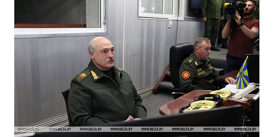 Обстановка не критическая, но есть настораживающие факторы. Подробности приезда Александра Лукашенко на ЦКП ВВС и войск ПВО