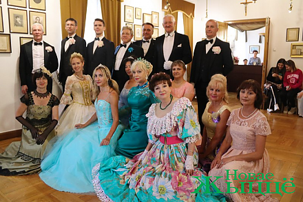 Гастрономическая ярмарка, мастер-класс по бальным танцам, фотолокации: новогрудчане отпраздновали 225-летие со дня рождения Адама Мицкевича