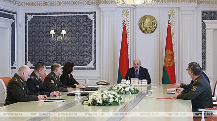 Александр Лукашенко подчеркивает важность обеспечить спокойную и безопасную жизнь граждан