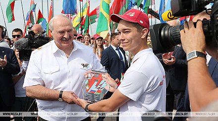 Александр Лукашенко пообщался с участниками "Поезда Памяти" и ответил на главный вопрос в жизни любого Президента