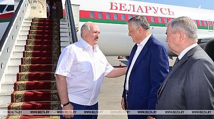АлександрЛукашенко прибыл в Санкт-Петербург, где встретится с Владимиром Путиным