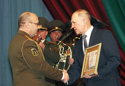 Торжественное собрание, посвященное 100-летию Вооруженных Сил Республики Беларусь, прошло в Гродно