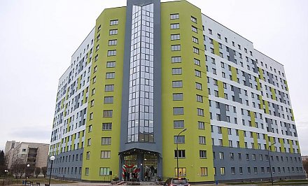 Больше 1000 студентов и комфортные комнаты. В Гродно открыли новое общежитие медуниверситета