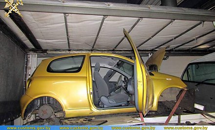 Легковушку и грузовик под видом запчастей пытались ввезти через белорусско-литовскую границу