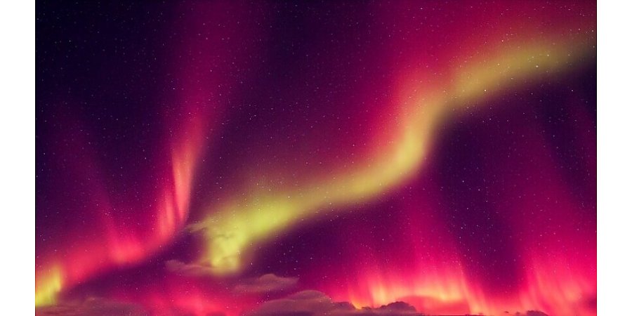 Магнитная буря вызвала редчайшее алое свечение в небе