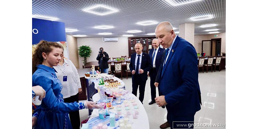 Курс на инновации и расширение. Председатель облисполкома Юрий Караев посетил Волковысское ОАО «Беллакт»