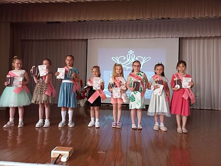 Праздник лета, цветов и солнца прошел в лагере «Солнечный город» Вороновской школы