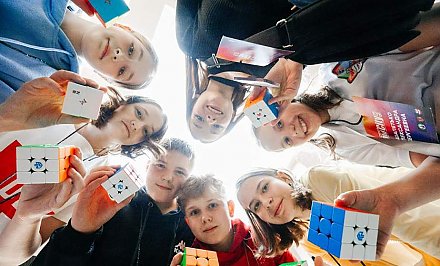 В Гродно прошел республиканский турнир-фестиваль по сборке кубика Рубика