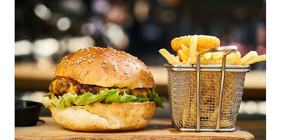 WSJ: McDonald's временно закрывает офисы в США, готовя уведомления об увольнениях