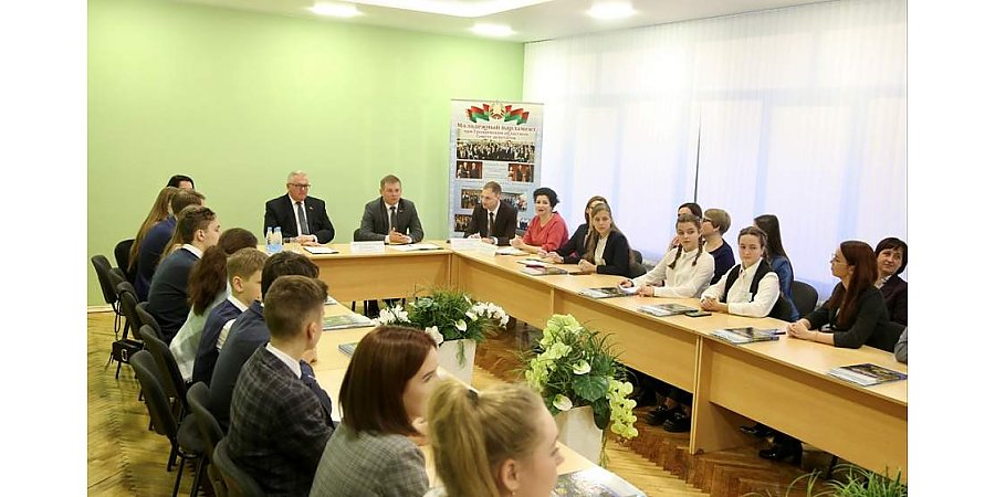 Игорь Карпенко: «Молодежный парламентаризм – движение, которое играет значимую роль в реализации государственной молодежной политики»