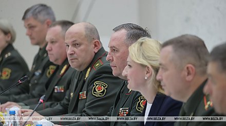 Министры обороны Беларуси и Китая проводят встречу в Минске