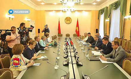 Председатель облисполкома Владимир Караник встретился с делегацией Республики Карелия