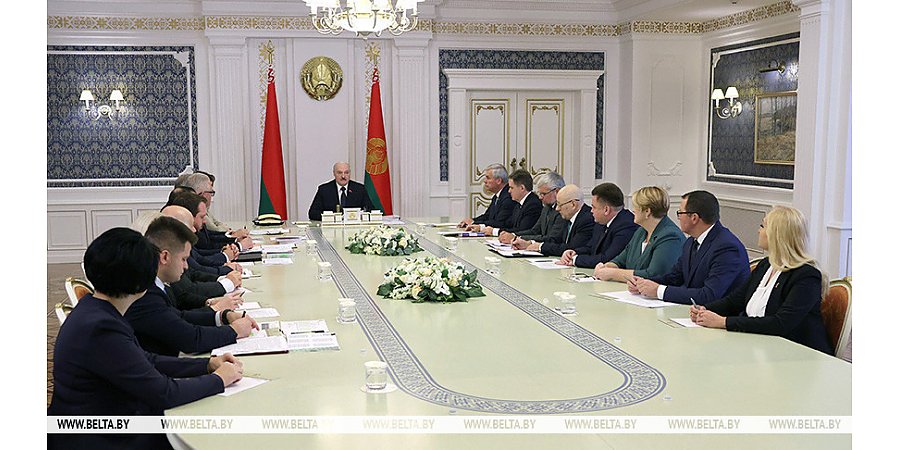 "Это сродни принятию новой Конституции". У Александра Лукашенко обсуждают корректировку Кодекса об образовании
