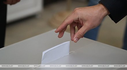 Внеочередные президентские выборы проходят в Казахстане