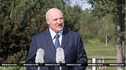 Александр Лукашенко на линейке в Александрии поделился воспоминаниями и рассказал о ценностях школьной поры