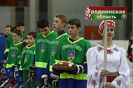 Команда Дятловского района стала победителем финального турнира "Золотая шайба" в младшей возрастной группе в дивизионе Б