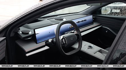 Александр Лукашенко продлил основные льготы и преференции по электромобилям и зарядным станциям