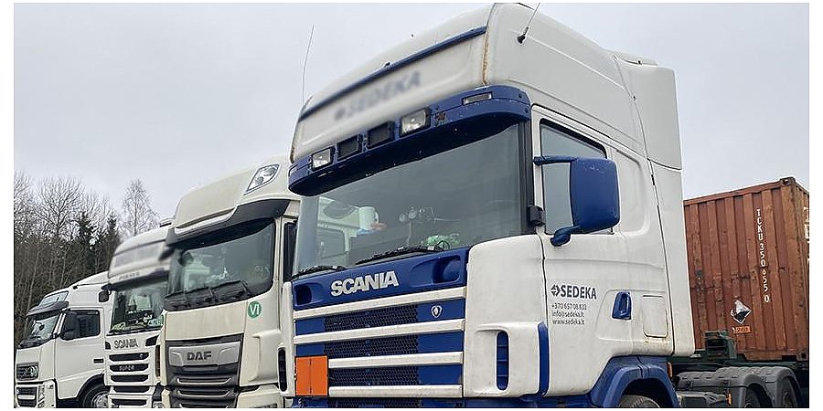 ГТК: выезда в Литву через пункт пропуска "Бенякони" ожидают около 800 грузовиков