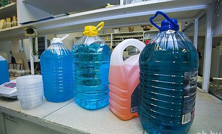 Беларусь ввела запрет на ввоз и обращение на своей территории двух наименований стеклоомывающих жидкостей