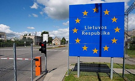 Посольство Беларуси в Литве организует доставку белорусов до границы