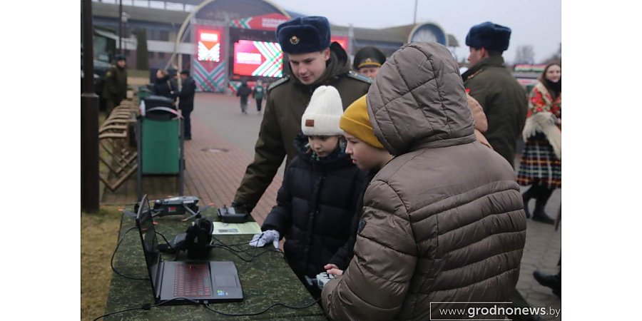 Выставка современной военной техники «Защищаем мирное небо» открылась в Гродно в рамках «Марафона единства»