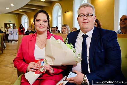 Торжественный прием в честь Дня матери и Дня отца объединил 19 семей региона