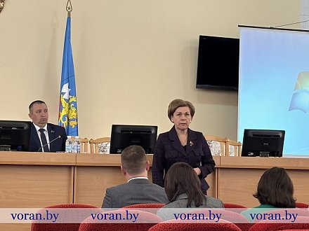 Планерка у председателя: наведение порядка на земле, ремонт и содержание дорог, решение кадровых вопросов, обеспечение питанием и спецодеждой сельхозтружеников 