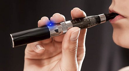 КоАП дополнят нормой об ответственности за продажу несовершеннолетним электронных сигарет