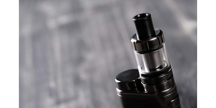 «Не курю, а парю». Эксперты рассказали, чем для подростков может обернуться курение вейпов