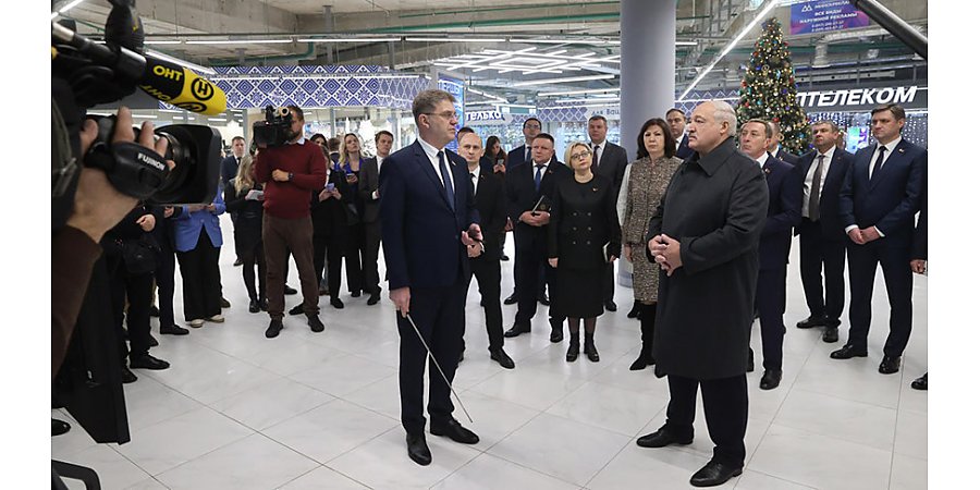 Александр Лукашенко предложил строить торговые центры с белорусской продукцией в городах России