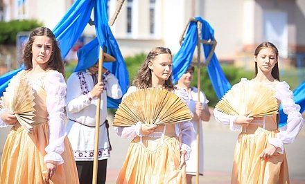 ФОТОФАКТ: В Зельве проходит ярмарка «Анненский кирмаш»