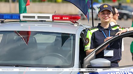 Хорошо подготовлены, способны к самопожертвованию. Александр Лукашенко поздравил стражей белорусских дорог