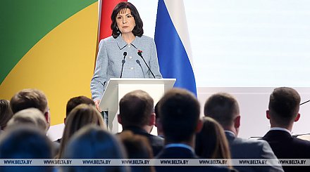 Кочанова - молодежи: сегодня борьба идет не за будущее, а за прошлое, которое пытаются осквернить