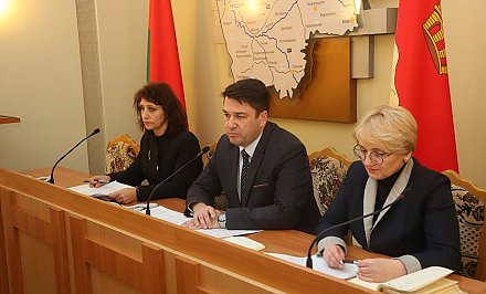 Дети впереди яркого многонационального шествия, творчество поколений людей, выросших за 75 лет мирной жизни. Как идет подготовка к Фестивалю национальных культур?