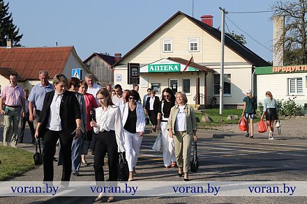В агрогородке Бенякони прошло совместное заседание президиума Вороновского райсовета депутатов и Вороновского райисполкома