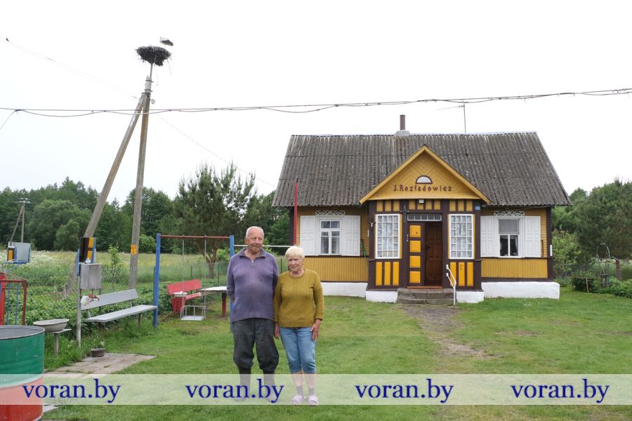 Супруги Янель д. Скорводы.JPG