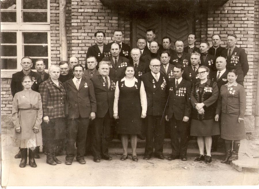 Ветераны ВОВ 1975 год Забал. сельсавет.jpg