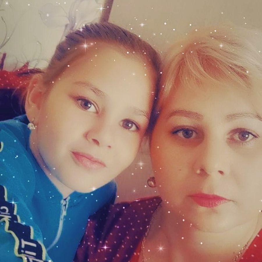 андруконис Оксана с дочерью Александрой.jpg