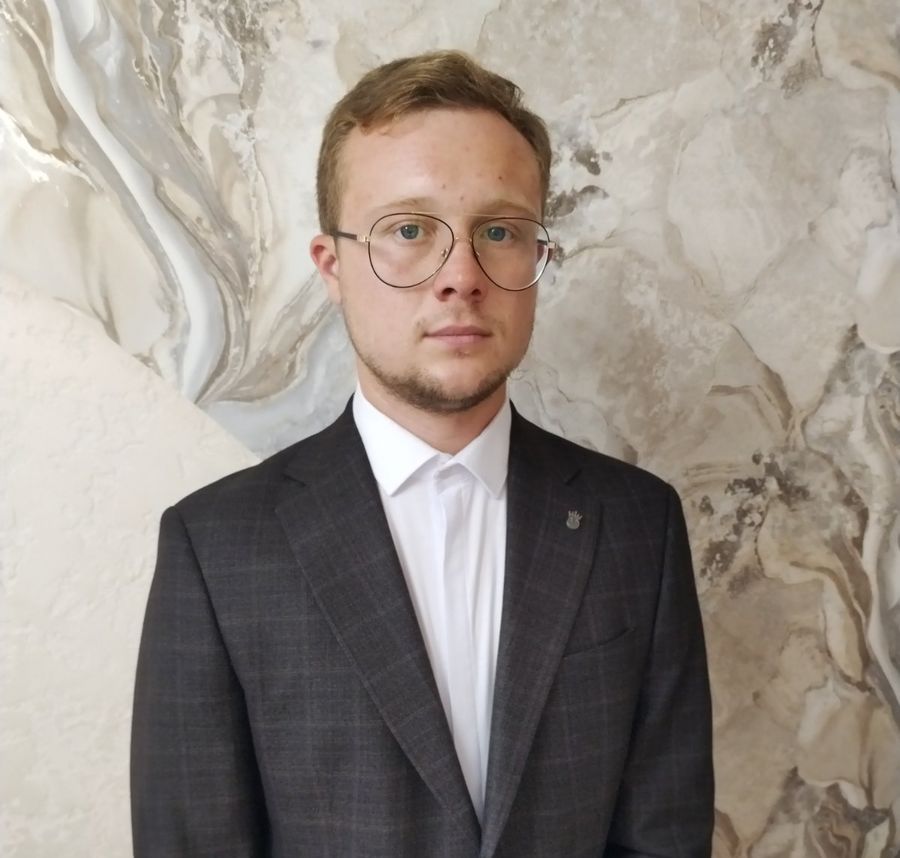 максим алексеенко.jpg