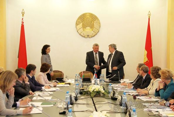 499b409d67e299286c6b3624e4de4d85