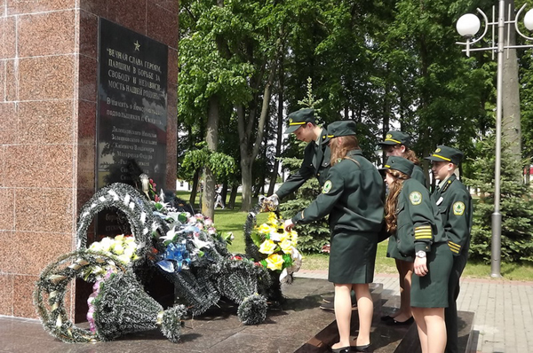 46d1ab3f5fa843ea8608692d6d638b73