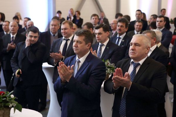 1996db449a99645348208357ffd937bc