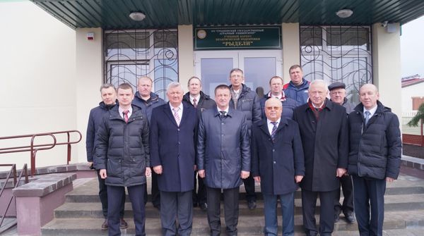 fa1567fb7ef67c820a651e19df6d2f28