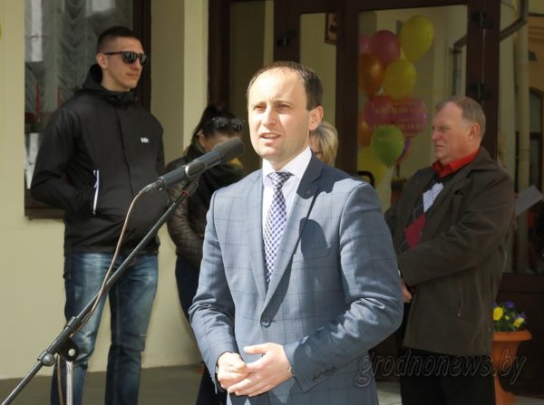 d90bd1daf985b1b4c61e124376680996