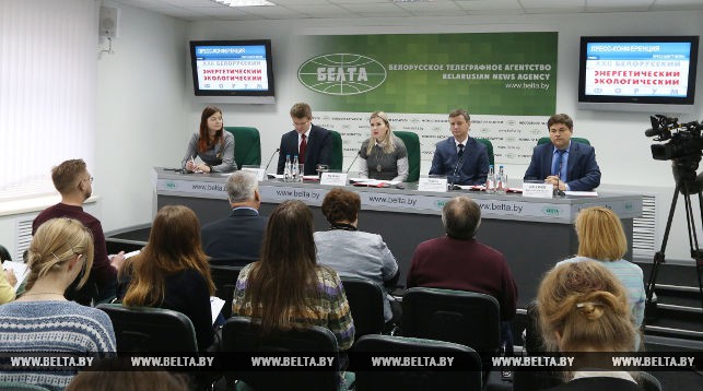 cc7c009553e19eb0a72cab1a8ea1e57d